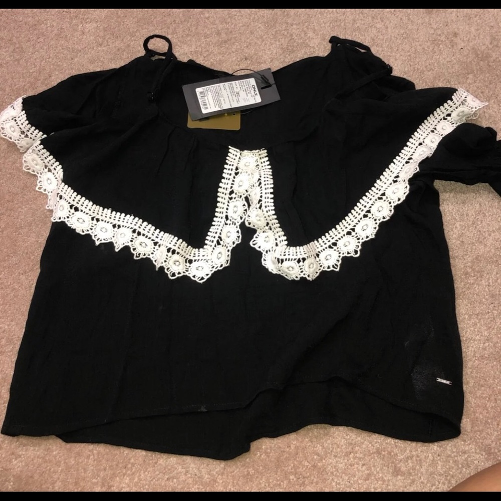 crochet black and white top!